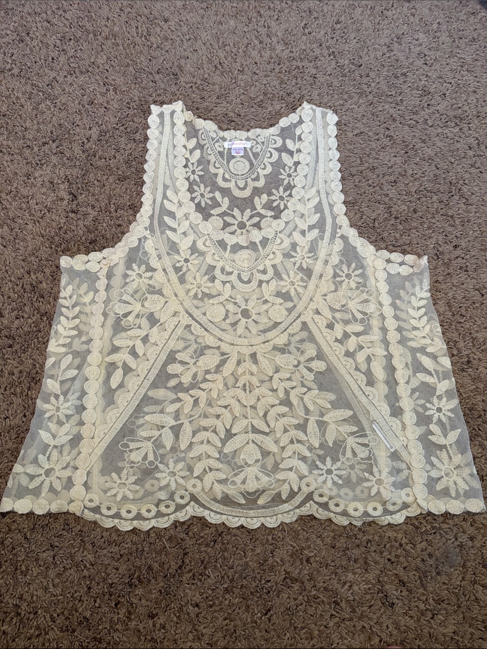 Xhilaration Lace Embroidered Sleeveless Shell Top L/XL